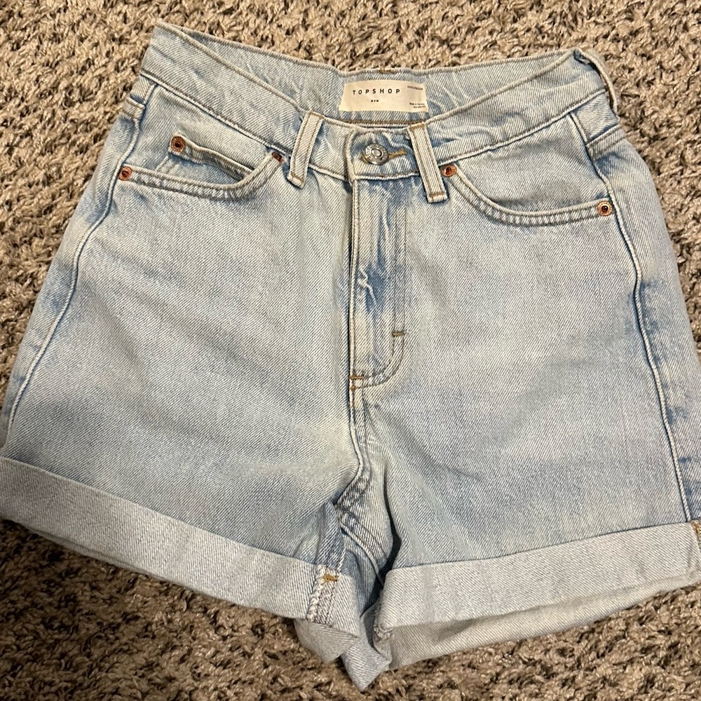 Topshop denim high waisted mom jean shorts 
Size 0 W25